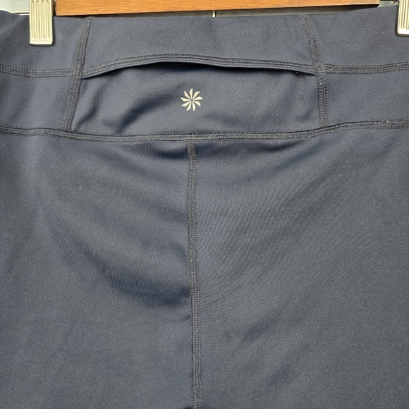 Athleta Aura‎ Sonar Navy Blue Mesh Panel Crop Capri Leggings Womens Size Medium - Picture 6 of 15